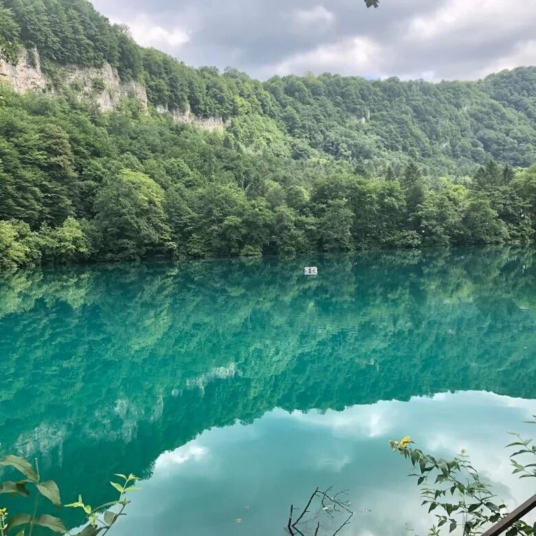 Кабардино балкария море. Голубые озёра Кабардино-Балкария. Церик-кёль. Церик-кёль озеро. Голубое озеро Церик-Кель.