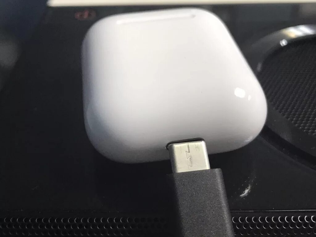 Apple AIRPODS Pro 2 USB-C. AIRPODS Pro 2 зарядка. AIRPODS 2 разъем для зарядки. AIRPODS 3 зарядка. Как заряжать кейс airpods pro