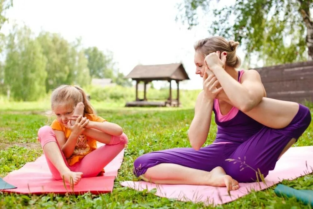 Жизнь в позиции ребенка. Йога для детей. Занятия йогой для детей. Дети йоги. Йога для детей 10 лет.