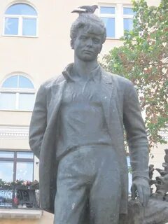Памятник сергея