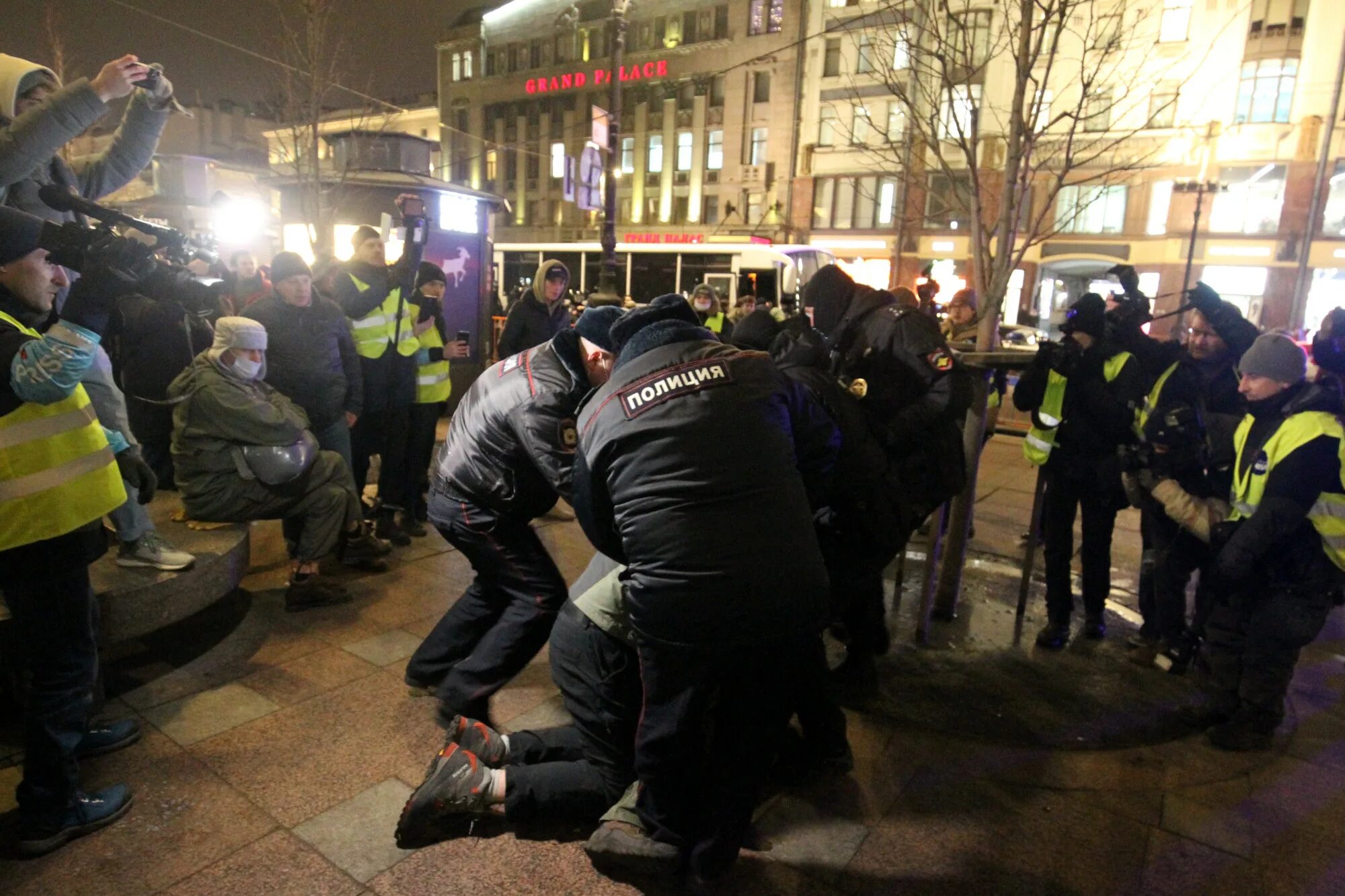 Массовые аресты. Задержание на митинге в Москве. Протесты в Москве. Арестованные на митинге в Москве. Массовые аресты в Москве.