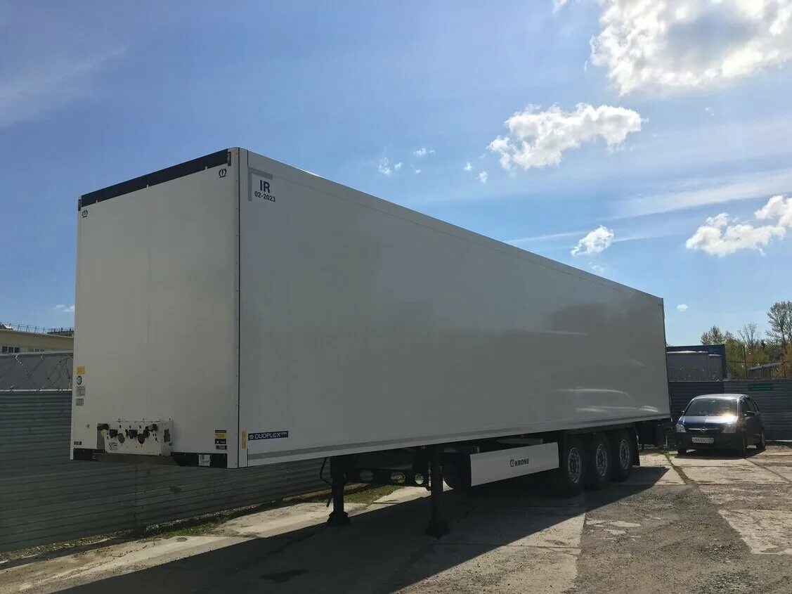 1408711 schmitz. Тонар r3-13 (97861). Полуприцеп 16. Открытый полуприцеп велтон ns-3. Полуприцеп ’krone profi liner ’ шторка.