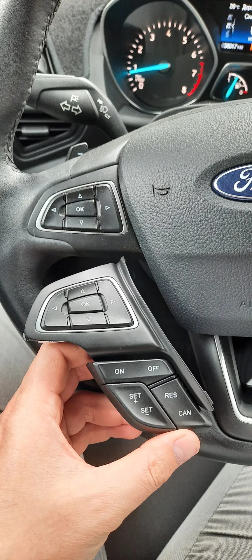 Круиз-контроль Ford Kuga 2. Кнопки круиз контроля Форд Куга 2. Круиз контроль Куга 2.5. Кнопки круиз контроля Куга 2017.