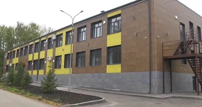 Барс елабуга. Молодежный центр барс елабуга. молодежный центр барс елабуга директор. нефтяников 29а елабуга. молодёжная 17 елабуга.