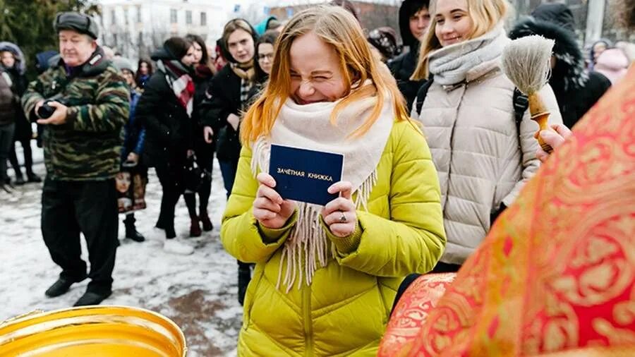 Курс 25 января. Празднование дня студента. День российского студенчества Татьянин день. Гуляния студентов на Татьянин день. Студенты празднуют Татьянин день.