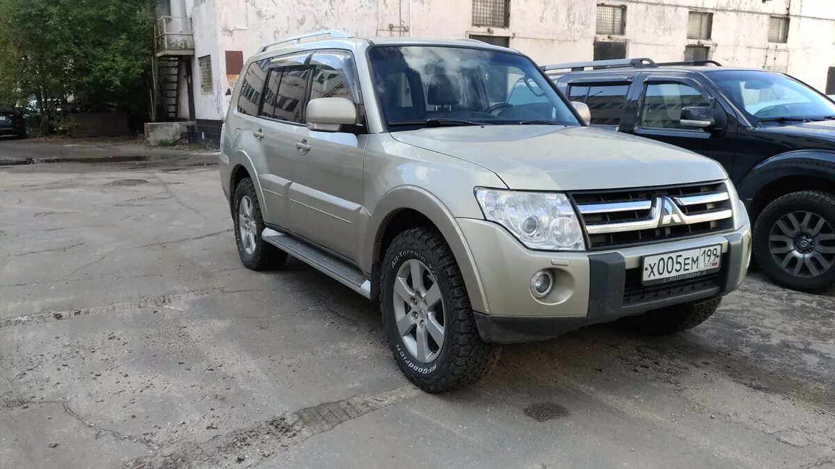 Лифт паджеро 4. Митсубиси паджеро в амурской. Mitsubishi pajero 2010. Mitsubishi pajero 1997. Джип митсубиси паджеро.