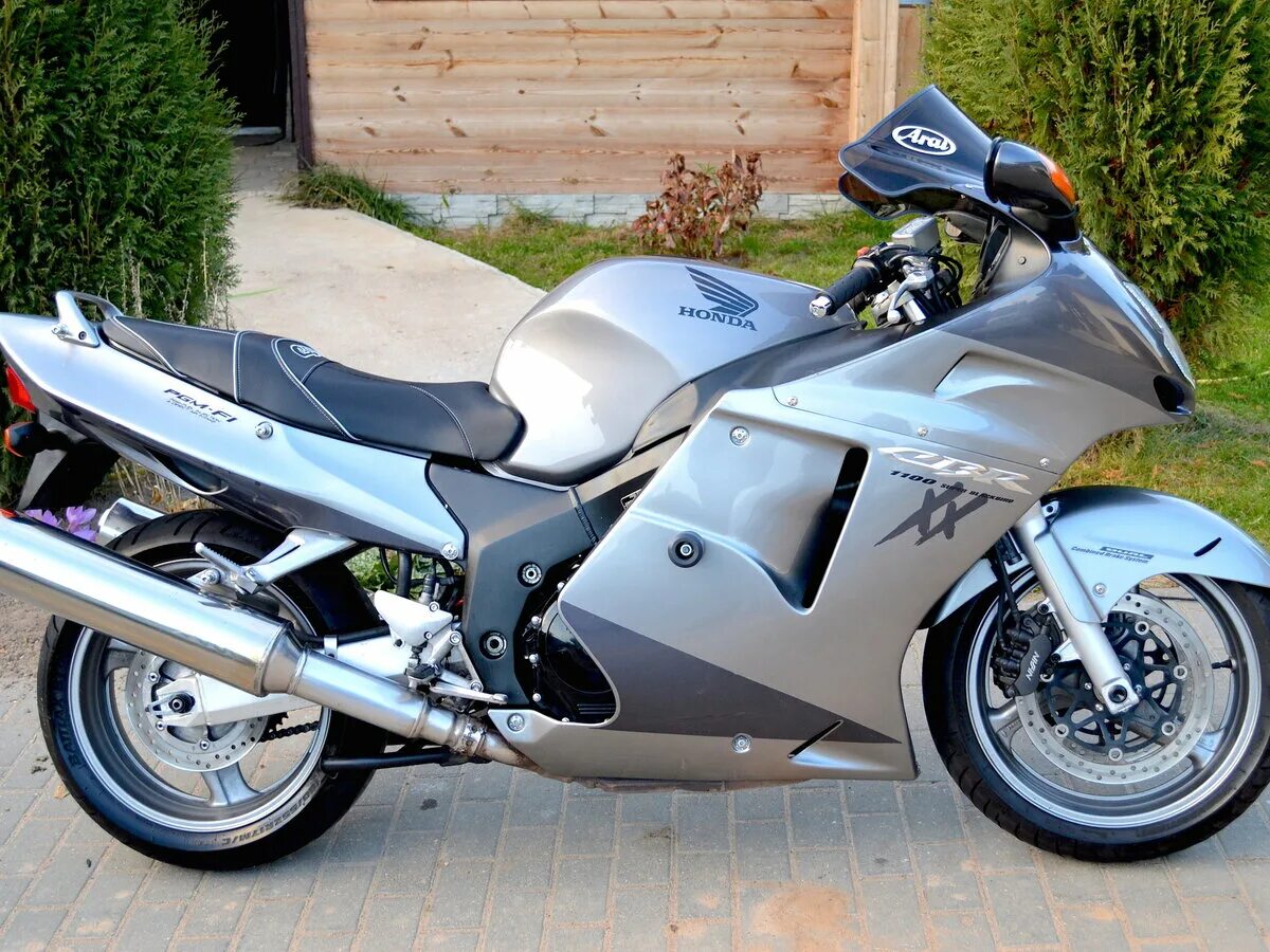 Honda cbr 1100xx