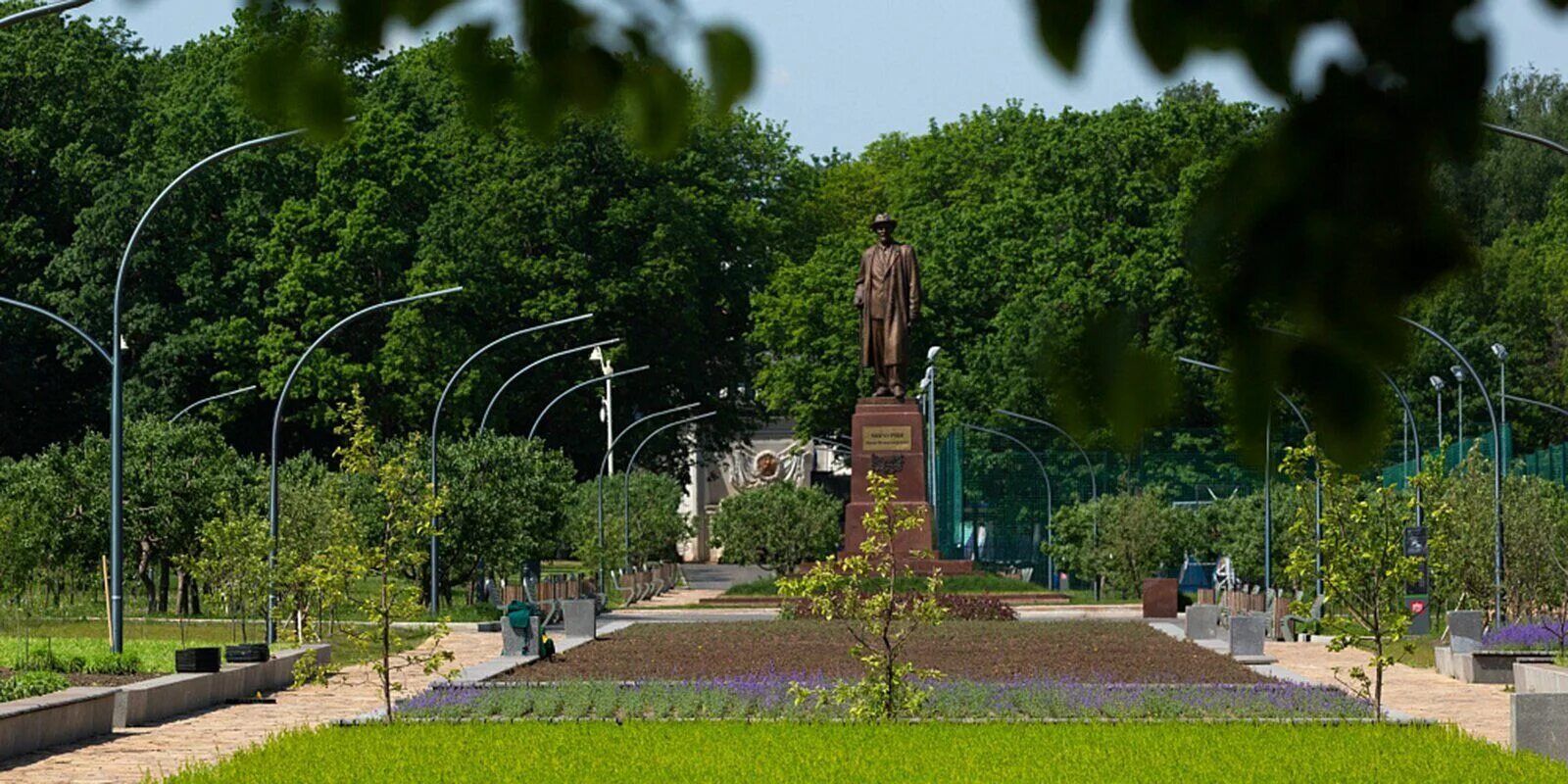 Ландшафтный парк, цветочные партеры и сирингарий: какие природные достопримечате