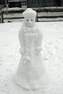 Дед мороз из снега