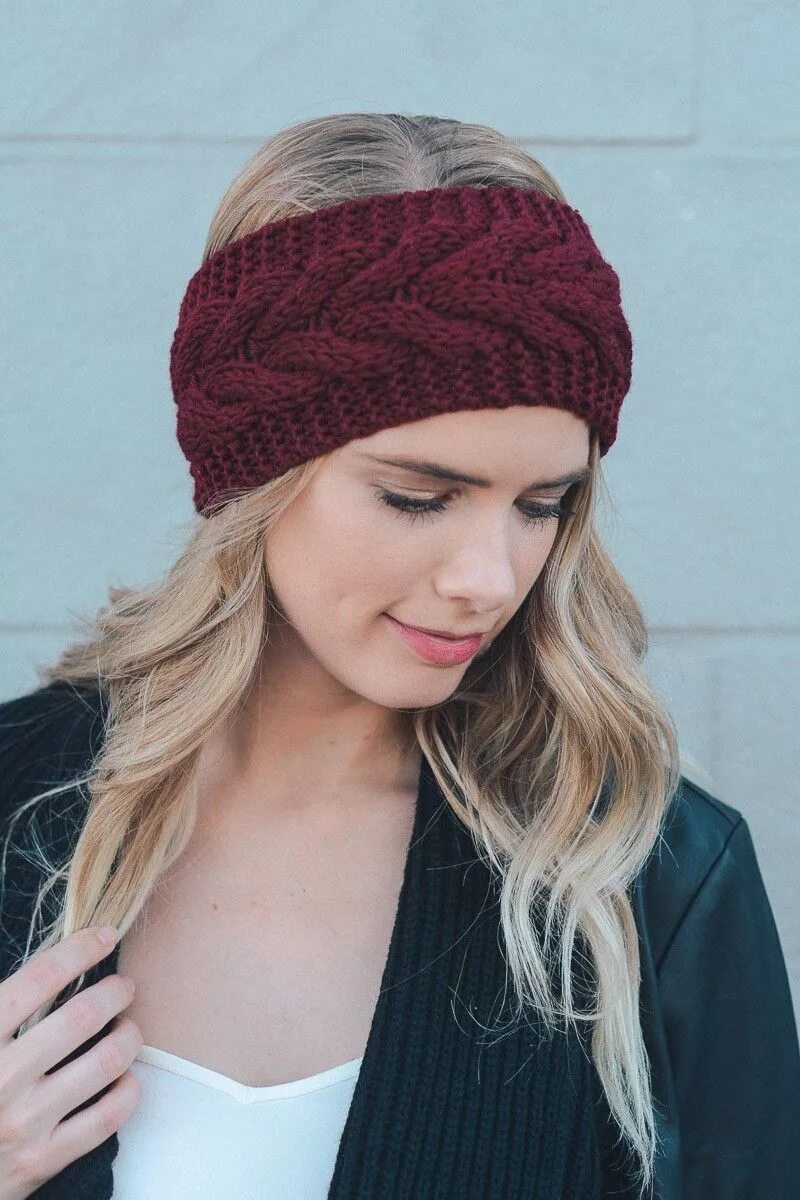 Модные вязаные повязки на голову. Повязка косой. Повязка на голову спицами. Повязка на голову вязаная спицами. Повязка косой.