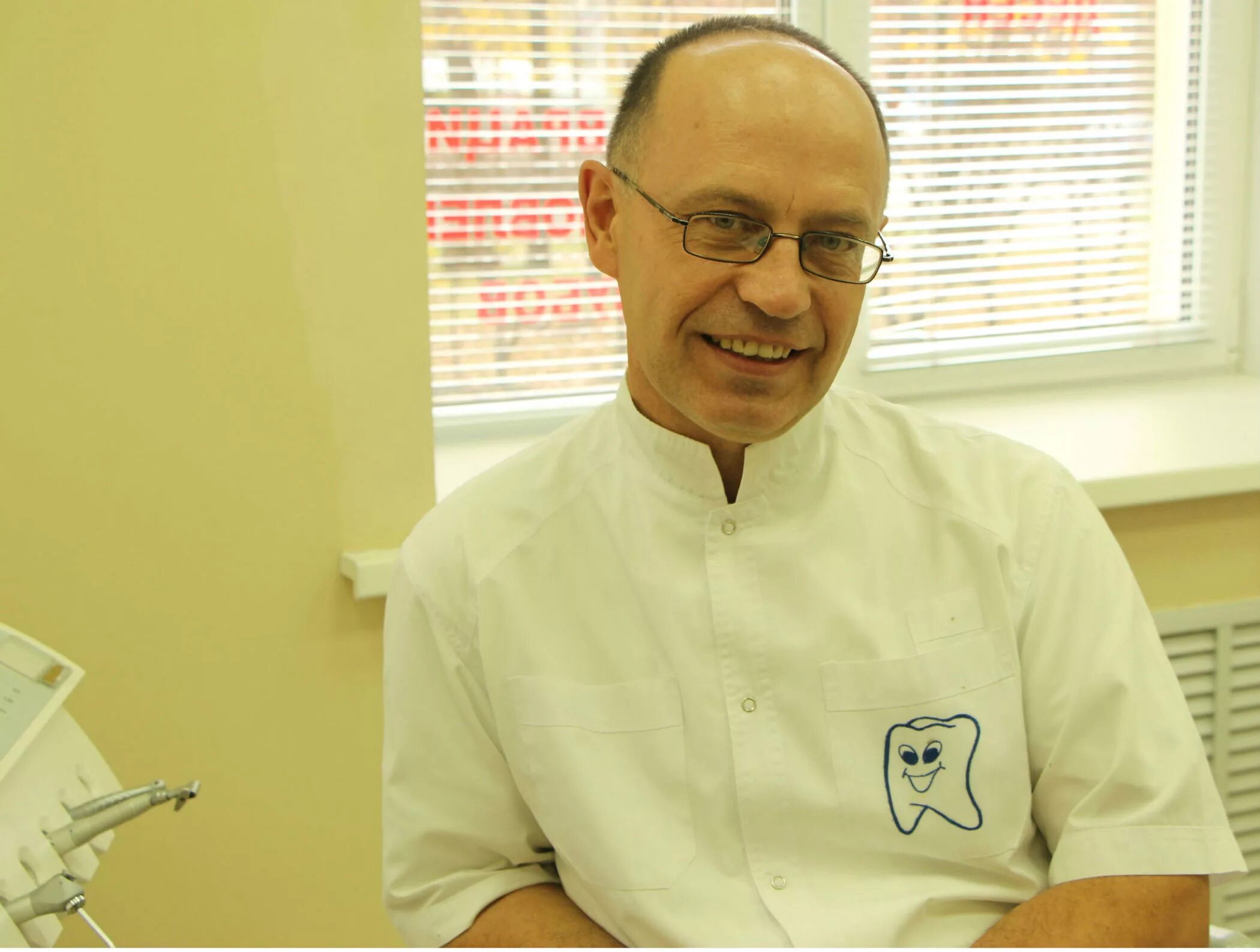 жеребцов андрей владимирович. зубной врач омск. чубаров яков борисович стоматолог. ариф гусейнов омск. беньковский стоматолог омск.