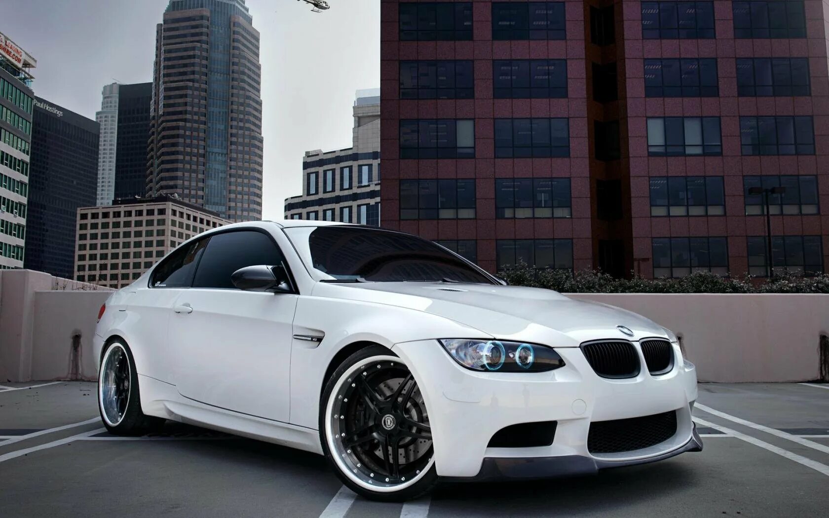 White machine. BMW m3 белая. BMW m3 e92 White. BMW m3 Tuning White. БМВ м3 белая тонированная.