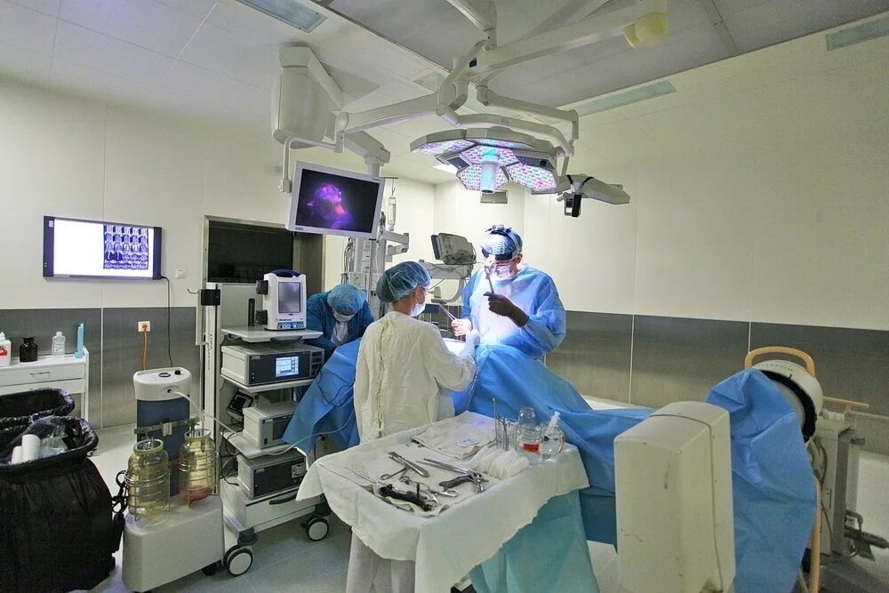 Клиники владивостока хирургия. Больница на русском острове. Русский остров медицинский центр двфу владивосток. Хациев бекхан баялович. Медицинский центр двфу владивосток.