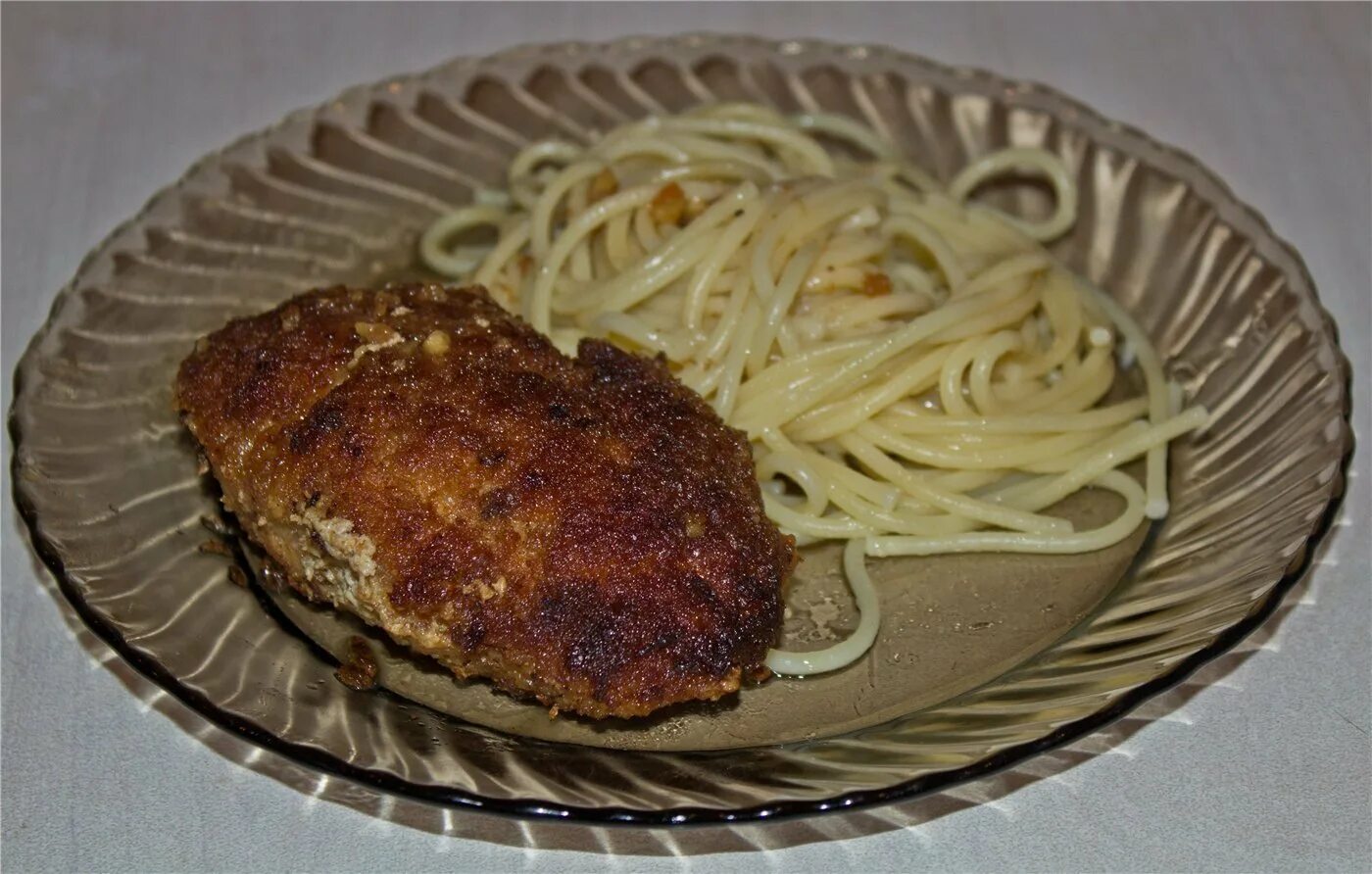 Рожки с котлетой. Рожки с котлетой. Макароны с котлетой. Макароны с котлетой. Макароны с котлетой.