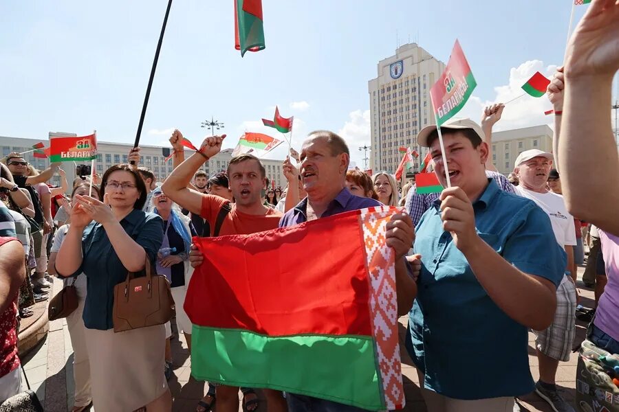 Новости рб и мире сегодня. Минск митинг Белорусские флаги. Митинг в Минске 16 августа 2020. БЕЛТА протесты в Белоруссии. Митинг за Лукашенко 2020.