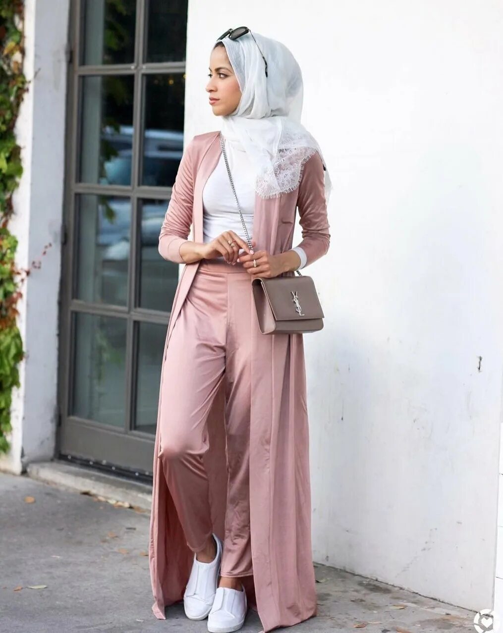 Мусульманские образы. Одежда hidjab 2021. Современная мусульманская одежда для девушек.