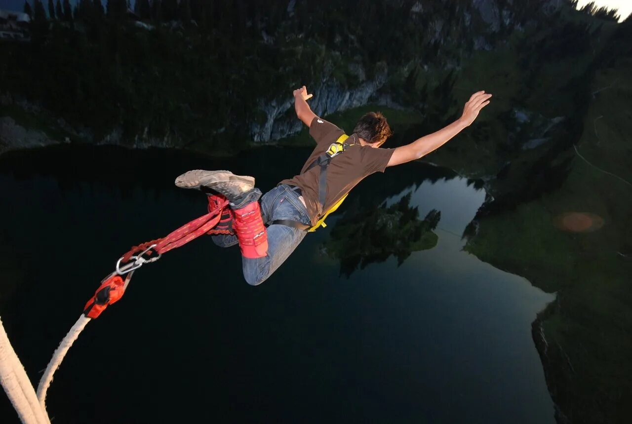 Банджи джампинг (тарзанка). Bungy прыжки. Экстремальный принцип