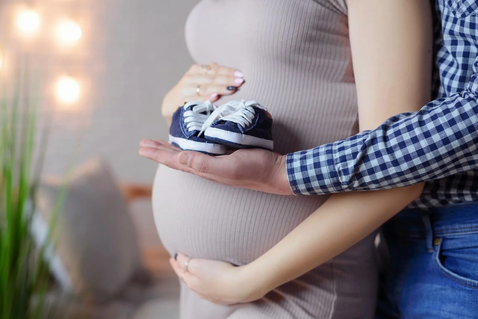 Беременность вторым мальчиком. Фотосессия беременных. Фотосессия беременных идеи. Фотосессии с беременными.