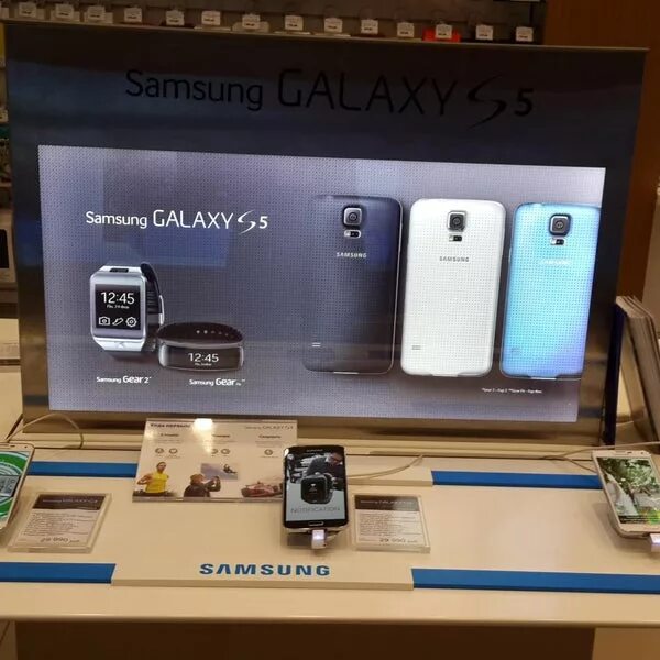 Фирменный магазин Samsung, Махачкала. Samsung товары. Самсунг магазин. Самсунг Ереван Плаза. Samsung хабаровск купить