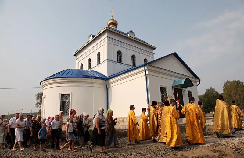 Донгуз балтайского района саратовской области. Донгуз Церковь Архангела Михаила. Донгуз Балтайский район Саратовская область. Храм Архангела Михаила с.Донгуз. Село Донгуз Саратовской области Балтайский.