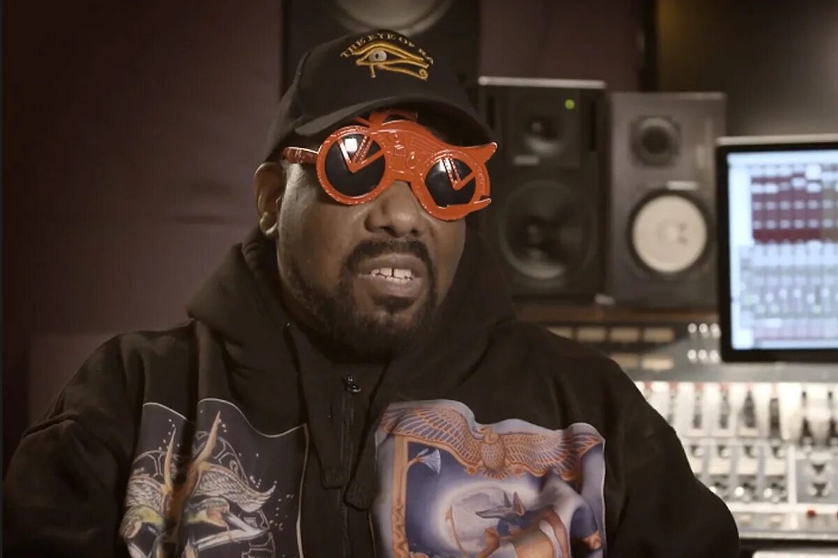 Afrika bambaataa. DJ Afrika Bambaataa. Afrika Bambaataa американский диджей. Afrika Bambaataa о хип-хоп.