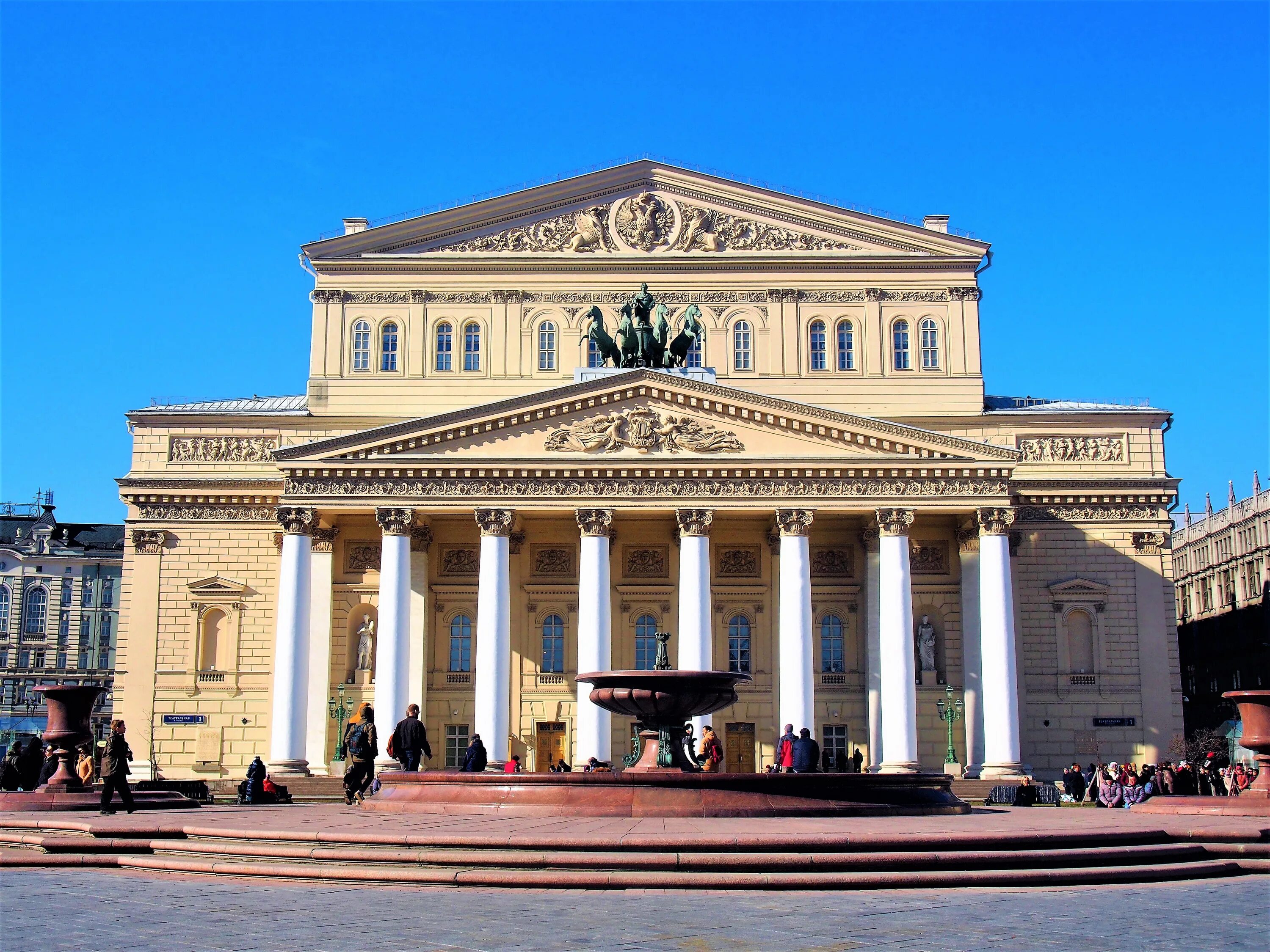 московский большой театр оперы и балета. какой театр находится в москве. какой театр находится в москве. большой театр в москве (основан в 1776 г. сколько стоит постройка театра.