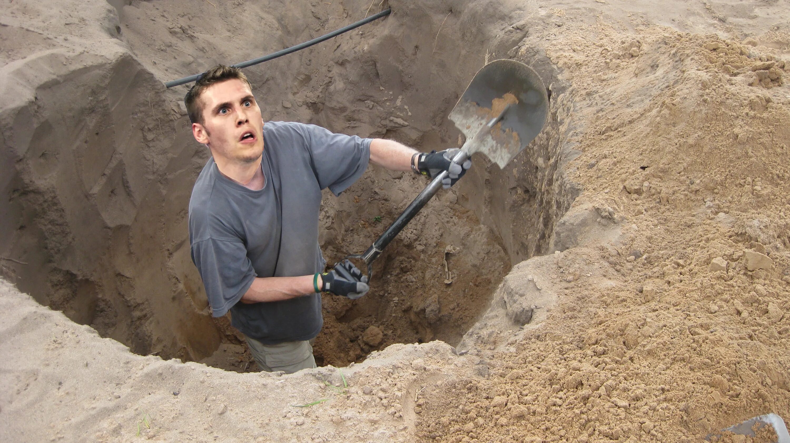 Digging на русском. Digging a hole. The dig. Digging a Pit. Тяжелая работа.