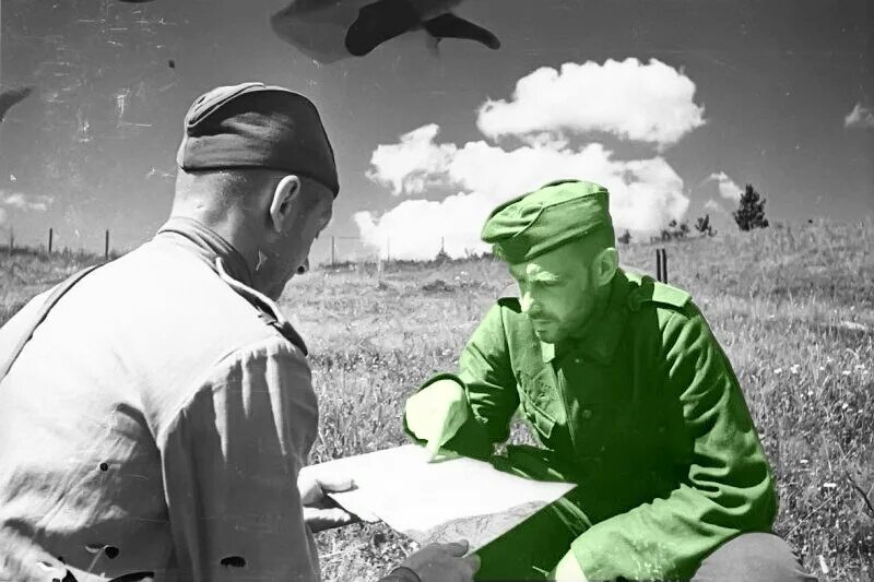 Доставать свой вялый прибор перед командующим это