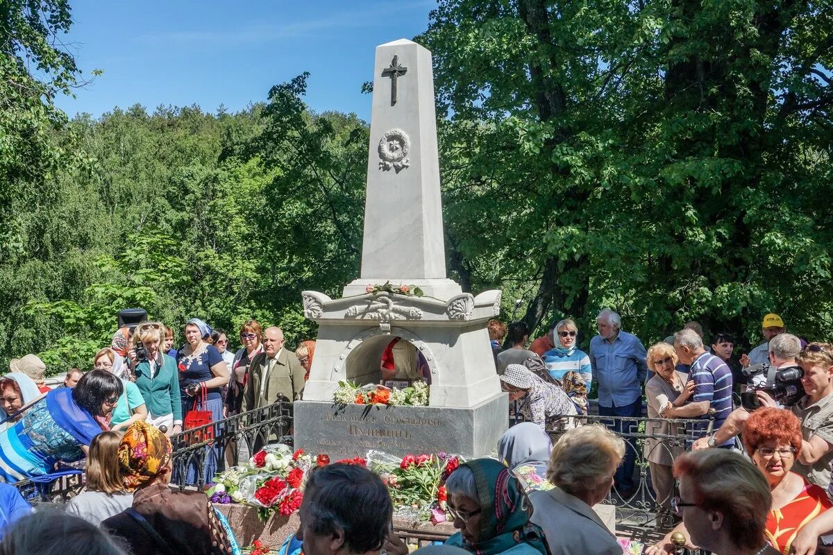 Всероссийский Пушкинский праздник поэзии в Пушкинских горах. Пушкинский праздник поэзии в Пушкинских горах. Пушкинский праздник поэзии в Михайловском. Пушгоры Пушкинский праздник.