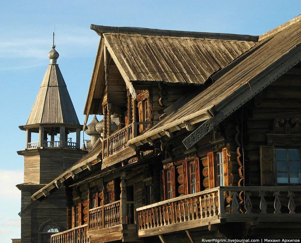 изба поморов архангельск. зодчество древней руси избы. Pinotex universal береза 9 л универсальная пропитка 2 в 1. дом из бревна. фасады деревянных домов.