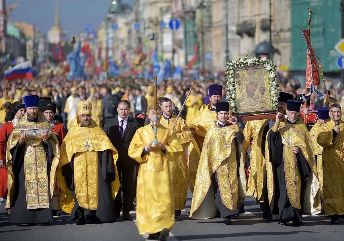 Александро невская лавра крестный ход. Крестный ход на невском. Крестный ход на невском. Крестный ход на невском. Православные шествия ссср.