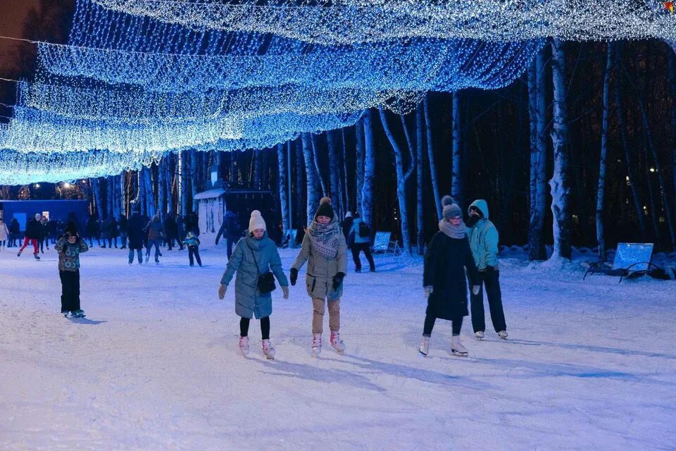 Каток парк горького ижевск. Катки ижевск 2024. Каток купол ижевск. Стадион динамо ижевск каток. Стадион динамо ижевск каток.