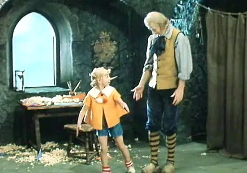 буратино с папой карло. папа карло буратино актер. папа карло из буратино. одежда папы карло из буратино. приключения буратино папа карло.