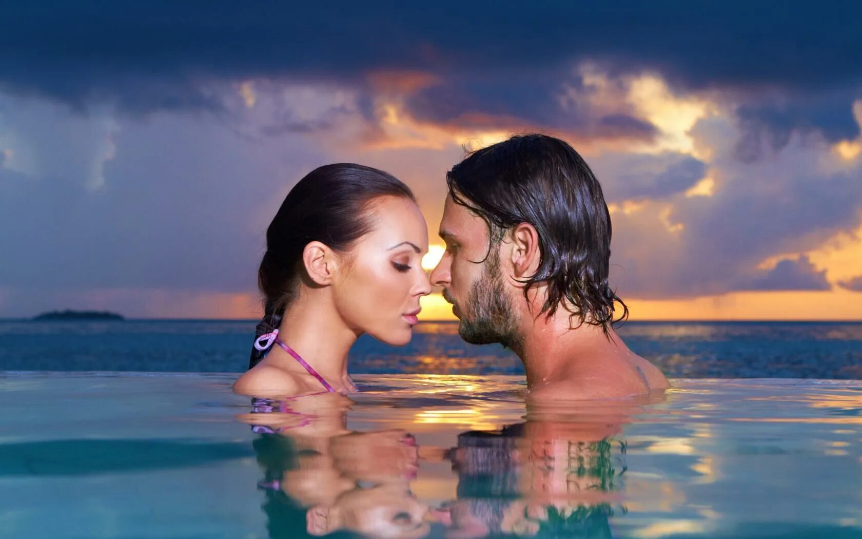 Сансет бич мальдивы. Вечерняя прогулка. Рай пара. Счастливые влюбленные. Фотосессия на море.