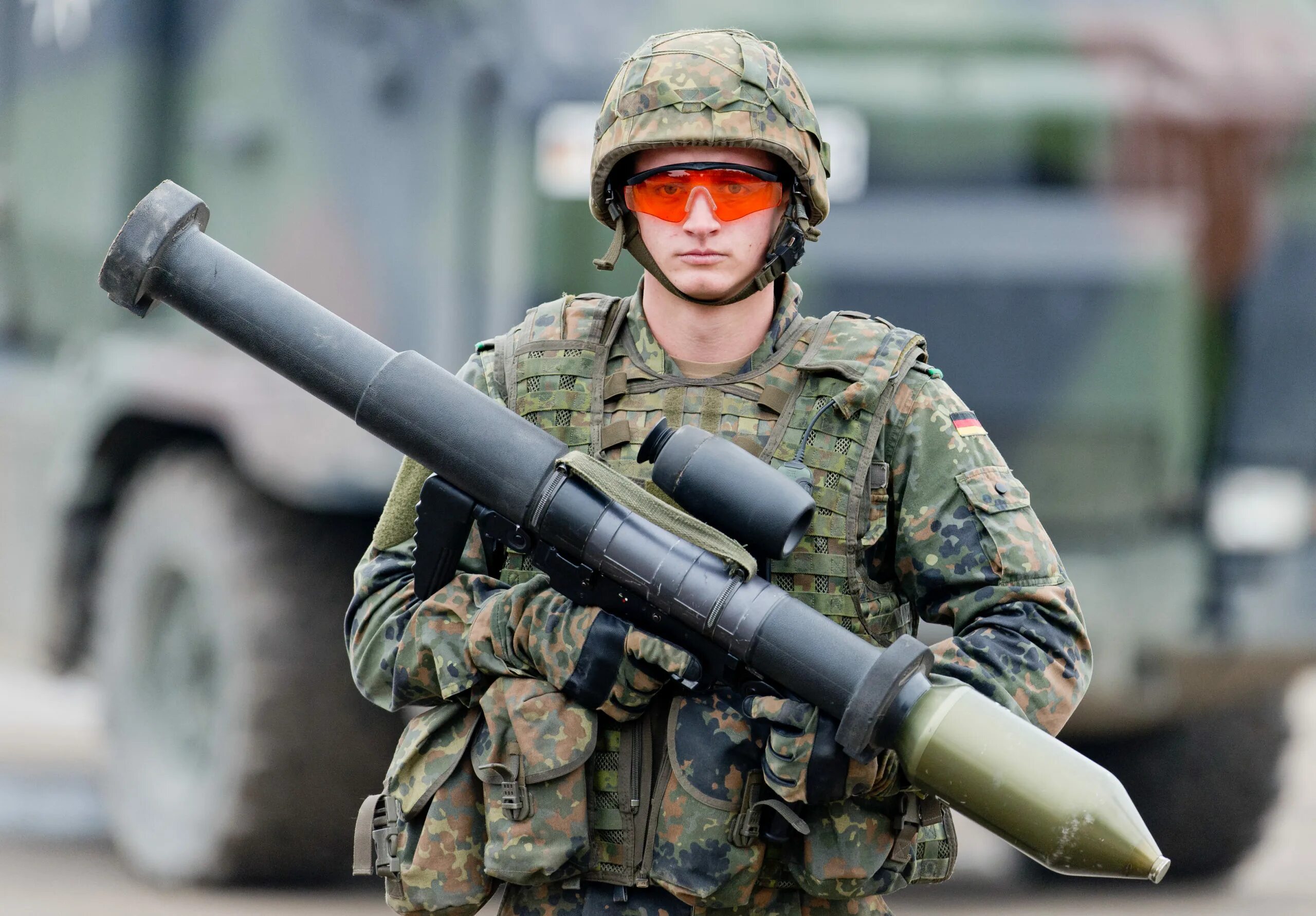 Panzerfaust 3. Панцерфауст гранатомёт 2022. Панцерфауст Бундесвер. Panzerfaust 3 гранатомёты Германии.