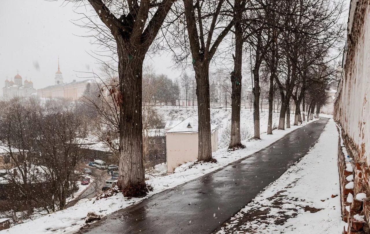 какой будет март в москве. ледоход на москве реке. погода на 2023 год. какой будет март в москве. москва температура днем.