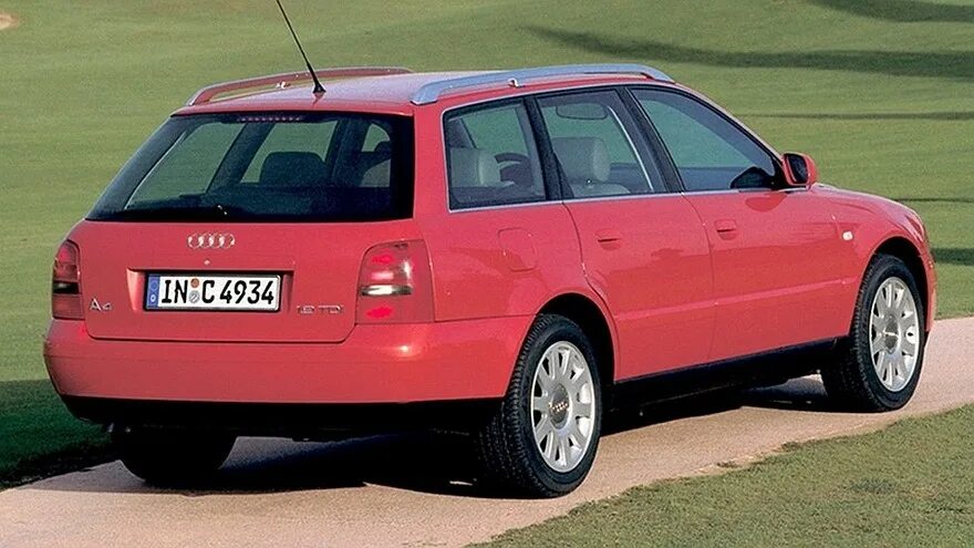 Ауди б5 универсал купить. Ауди а4 Авант 2000. Ауди а4 Авант 1999. Audi a4 b5 универсал. Ауди а4 Авант 1999 универсал.