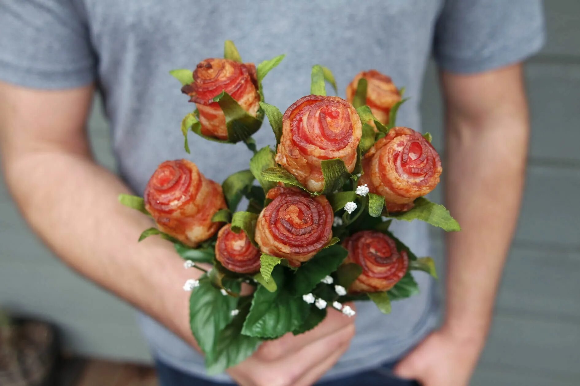 Meat flower. Розочка из колбасы. Букет из бекона.