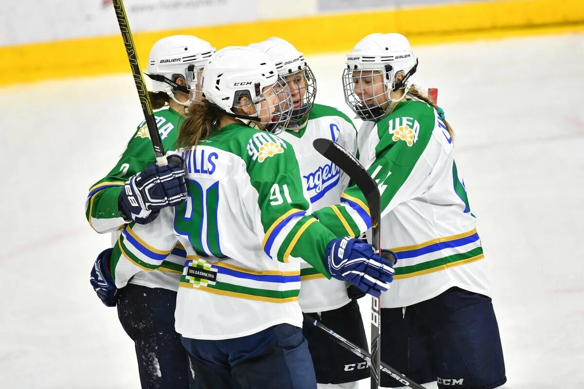 Хк агидель форма. Хк агидель. Уфимский хоккеистки агидель. Женская сборная агидель хоккей. Женская хоккейная команда агидель.