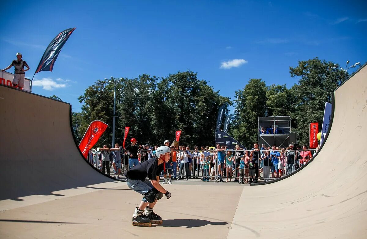 Площадка для скейтборда. Скейт парк кашкадан. Скейт парк милтон кейнс. Скейт парк жуковка. Площадка для роллеров.