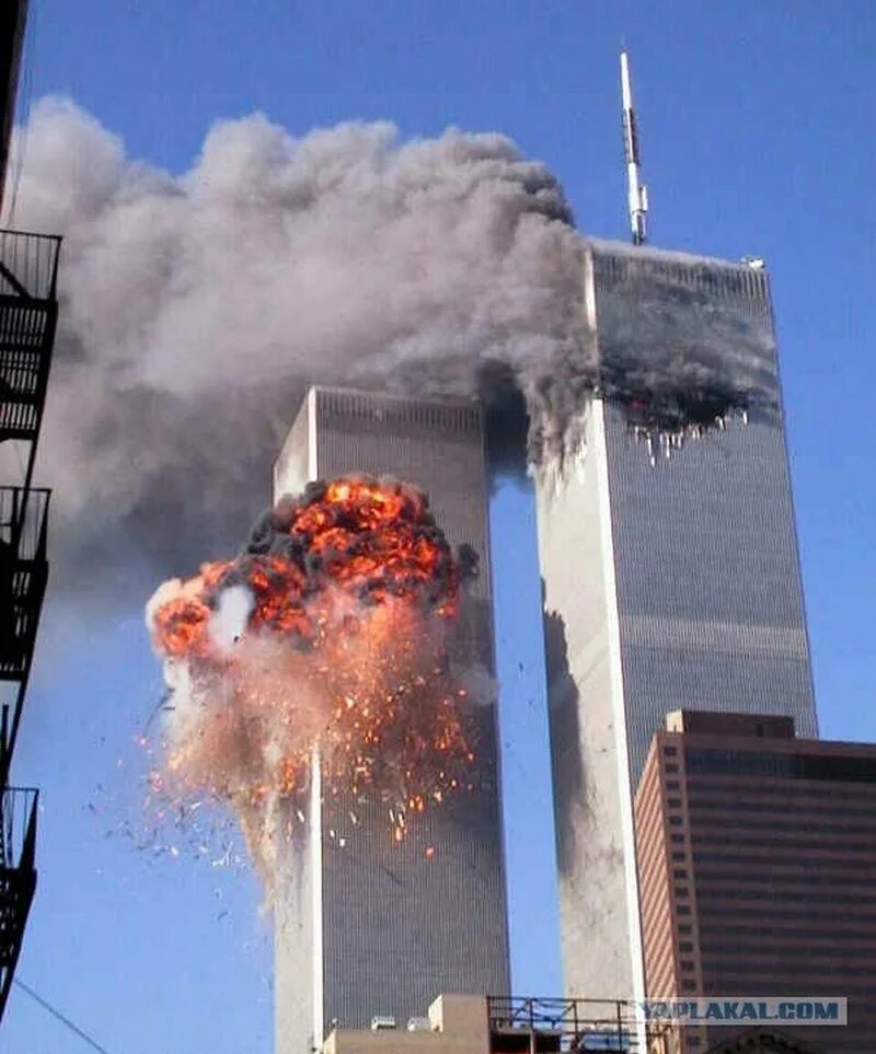 Взрыв башен близнецов 11 сентября 2001. Всемирный торговый центр в Нью-Йорке 11 сентября 2001.