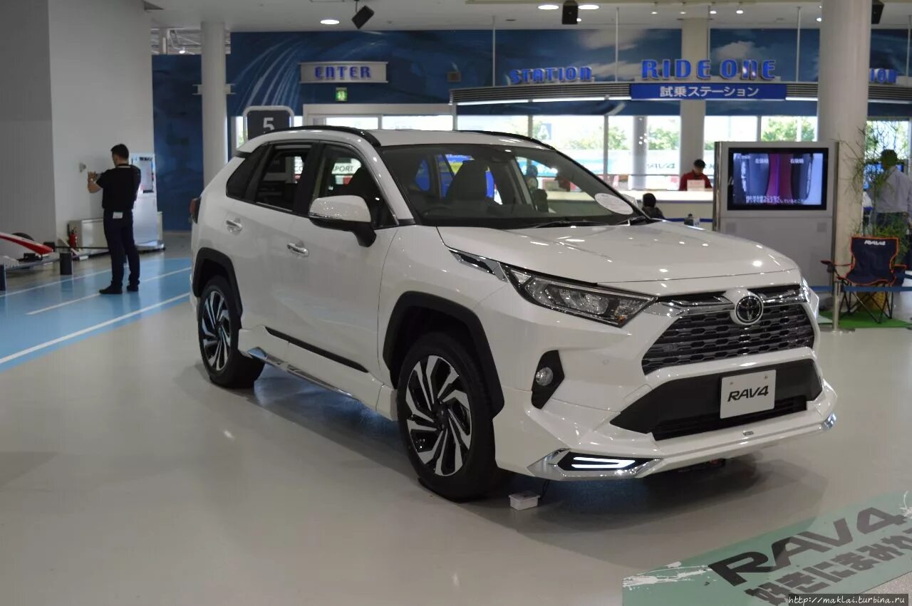 Тойота рав пятого поколения. Тойота рав 4 пятого поколения. Рав 4 2023 Рестайлинг. Toyota rav4 5 поколение. Тойота рав 4 6 поколение.