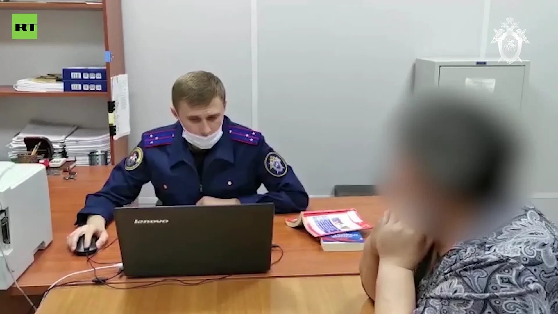 Задержанные в оренбурге. Отравление спиртом в оренбурге. смертельное отравление алкоголем в оренбургской области. в оренбурге отравились метанолом. три человека подозреваемые по делу.