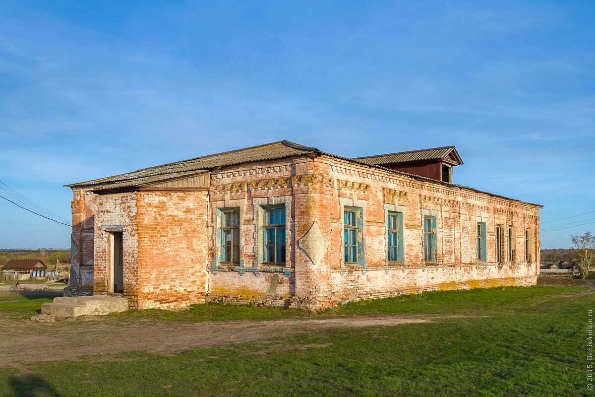 Поселки саратовского района. Деревня Комаровка Саратовская область. Комаровка Казахстан. Село 3 коммуна Саратовской области храм. Воскресенский район село Кадомка.