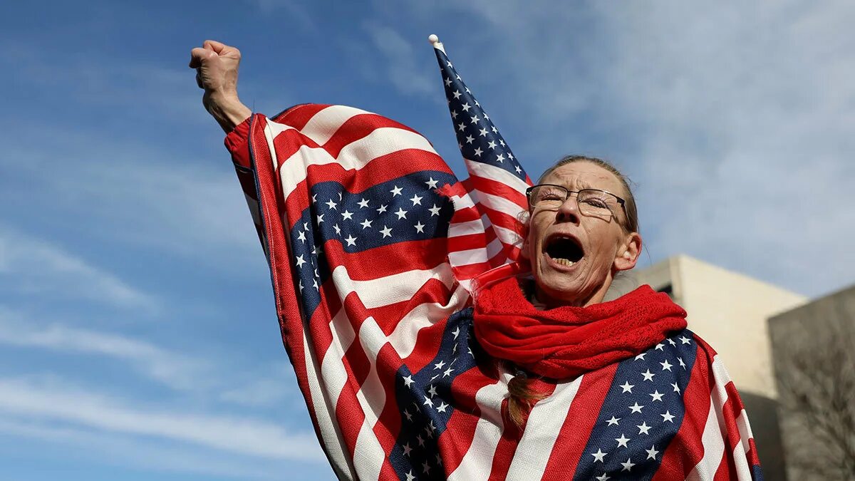 Флаг usa. Американский флаг. Флаг америки. Американская тематика. Америка против америки.