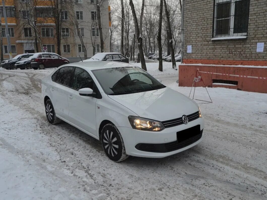 Поло седан 2015 купить. VW Polo 2015. Фольксваген поло 2015г. Volkswagen Polo sedan 2015 белый. Фольксваген поло 2015 года.