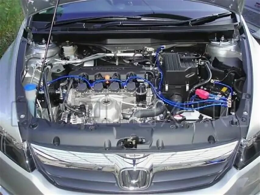 Хонда стрим какой двигатель. Двигатель Хонда стрим РН 6. Honda Stream rn3 подкапотка. Хонда стрим подкапотное пространство. Хонда стрим рн6 номера кузова.