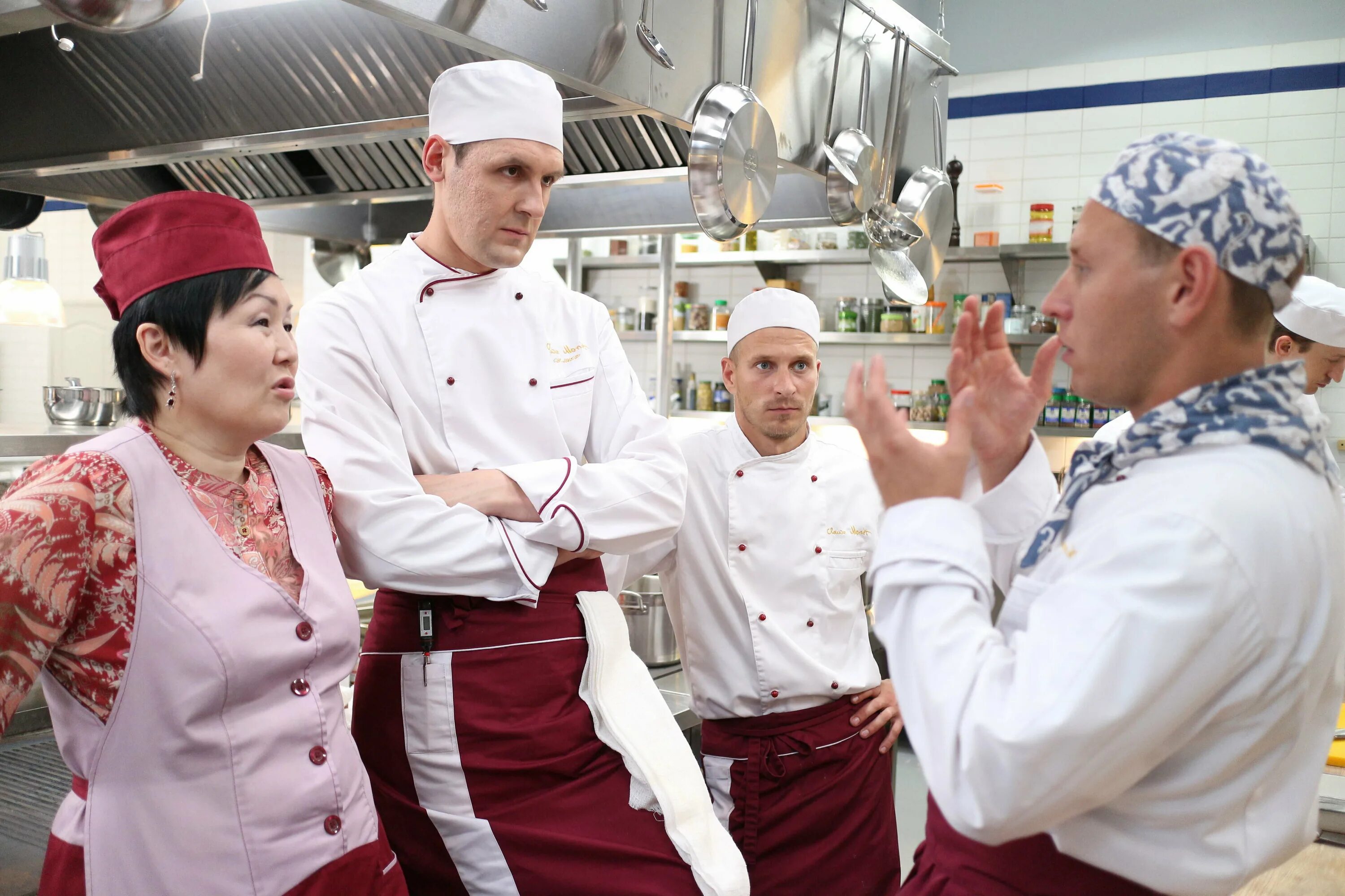 видео про кухню. кухня огузок и вика. джейми оливер кухня джейми. видео про кухню. кухня для кулинарного шоу.