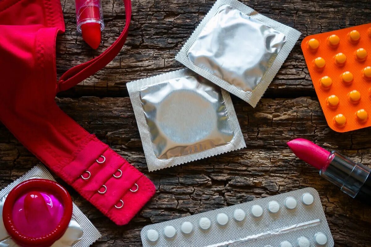 Самый хороший способ предохранения. Контрацептивы. Контрацептивы для женщин. Контрацептивы презервативы. Методы контрацепции презервативы.