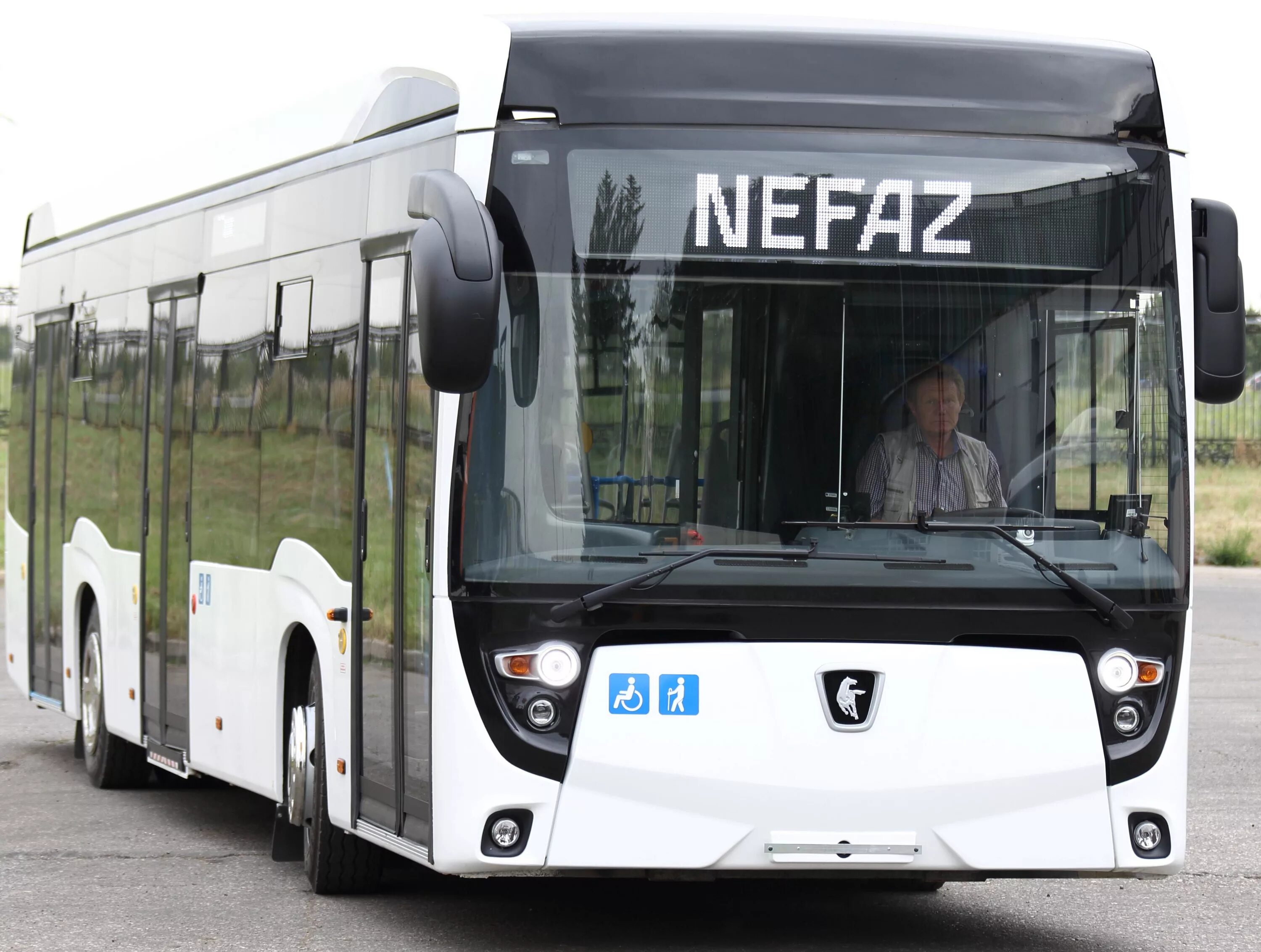 Новый автобус камаз нефаз. Нефаз-5299 автобус. Нефаз здание. Пао нефаз. Нефаз 5299 набережные челны.